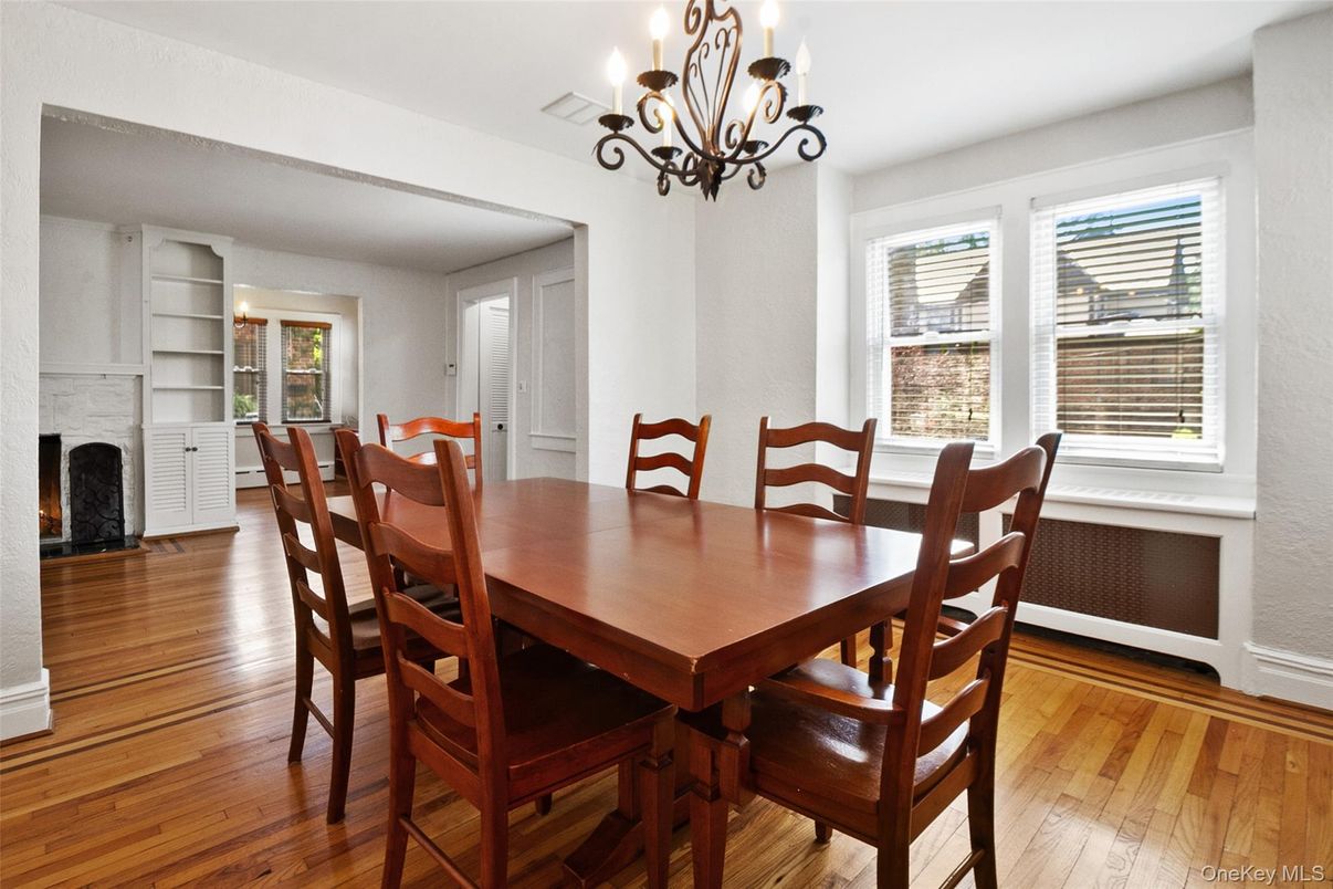 Chandelier, Dining room, Fireplace, Interior, Wood Texture Flooring