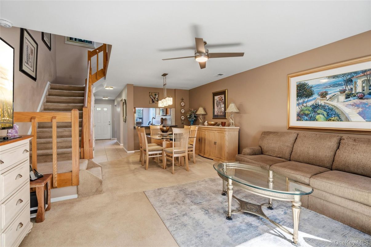 Dining room, Interior, Living room, Pendant Lights