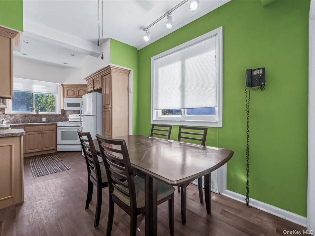 Dining room, Interior, Kitchen, Pendant Lights, Recessed Lighting, Wood Texture Flooring