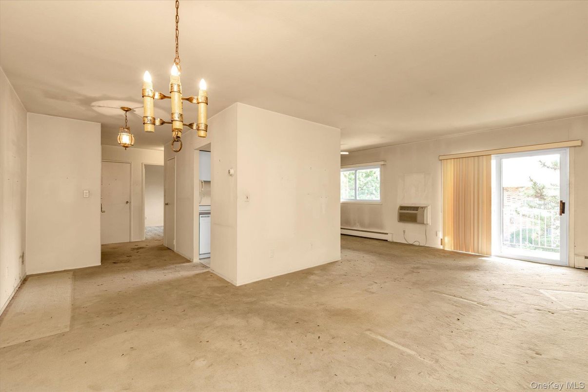 Chandelier, Empty room, Interior, Pendant Lights