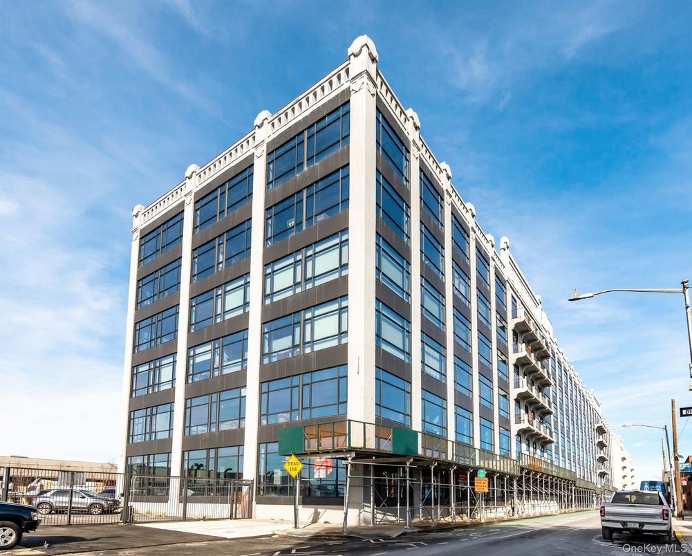 Exterior, Facade, Highrise