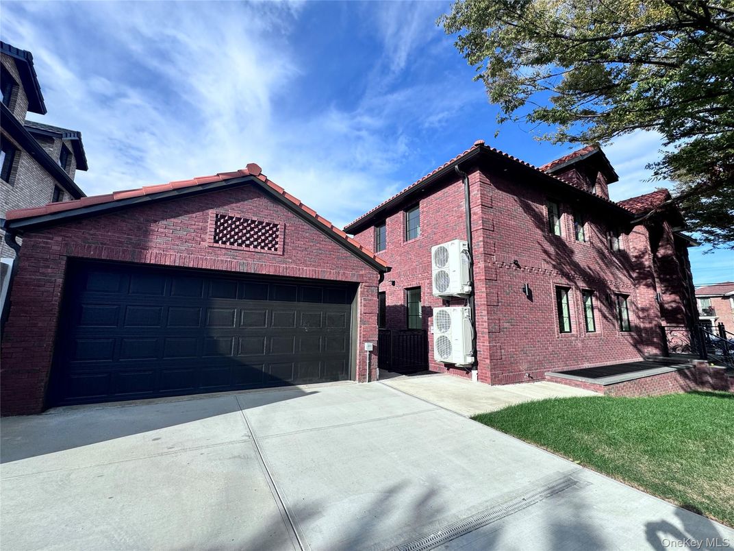 Attached, Exterior, Facade, Brick Facade, Mediterranean