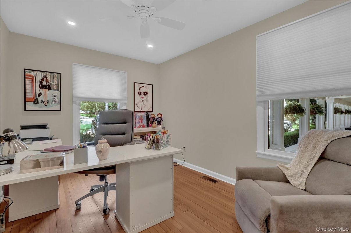 Home Office, Interior, Recessed Lighting, Wood Texture Flooring