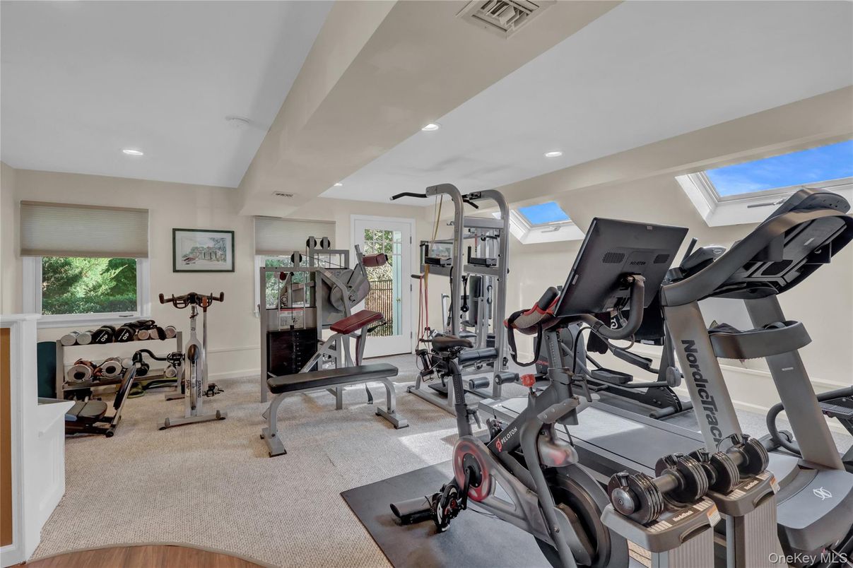 Fitness Equipment, Interior, Recessed Lighting, Wood Texture Flooring