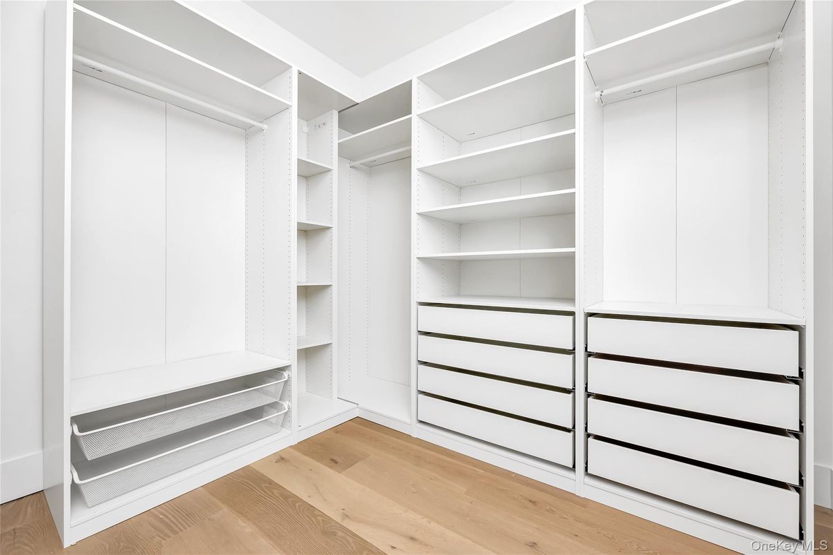Interior, Walk-in Closets, Wood Texture Flooring