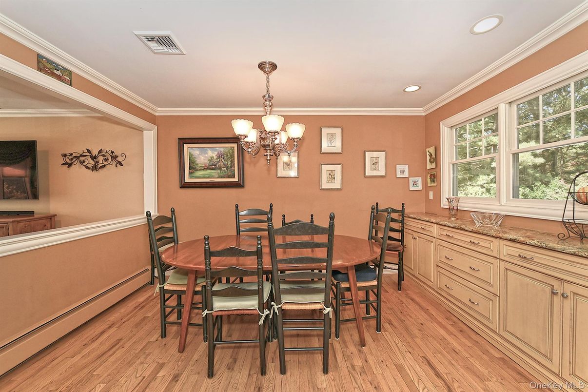 Chandelier, Dining room, Interior, Recessed Lighting, Wood Texture Flooring