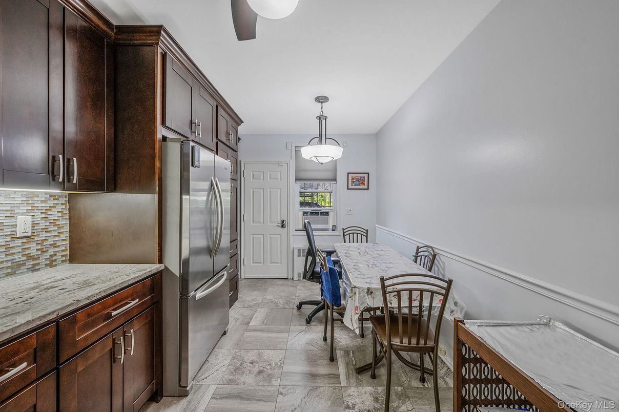 Dining room, Interior, Kitchen, Stainless Steel Appliances