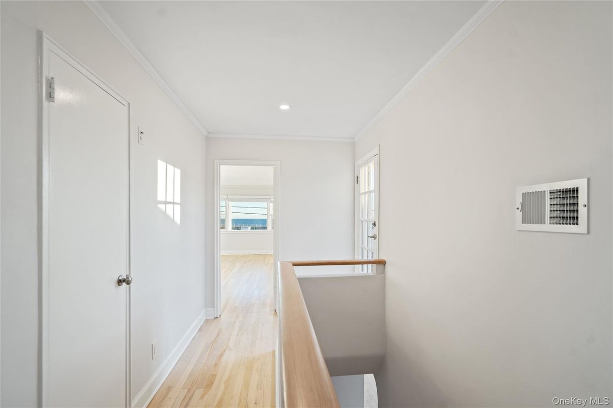 Interior, Recessed Lighting, Water, Wood Texture Flooring