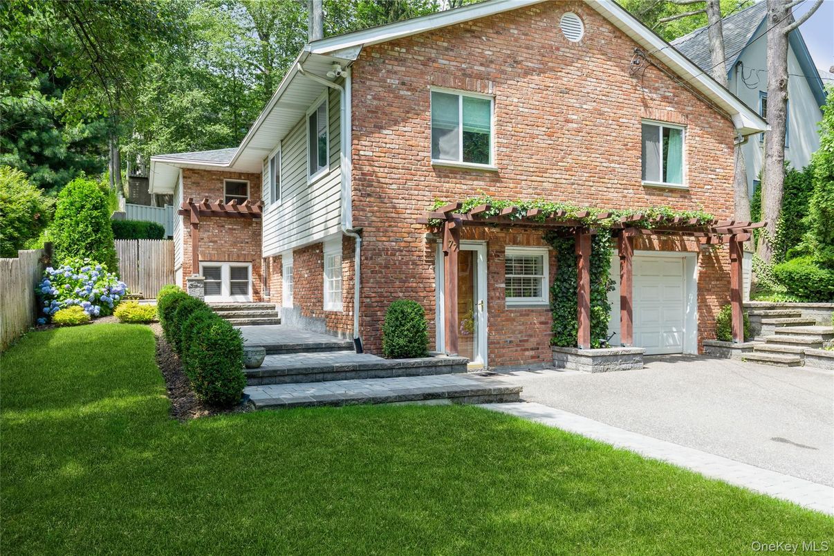 Attached, Exterior, Facade, Brick Facade, Brick Traditional