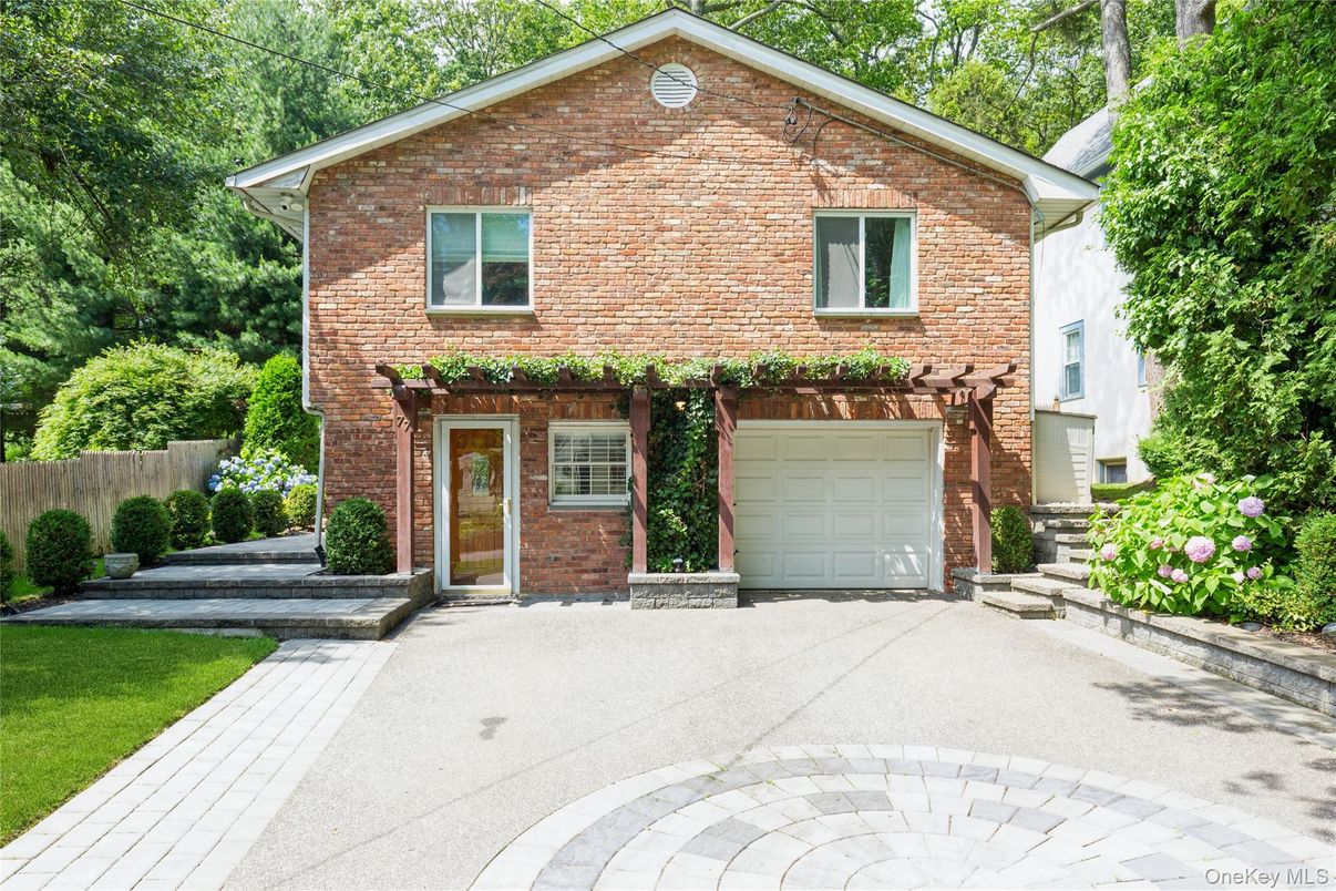 Attached, Exterior, Facade, Brick Facade, Brick Traditional
