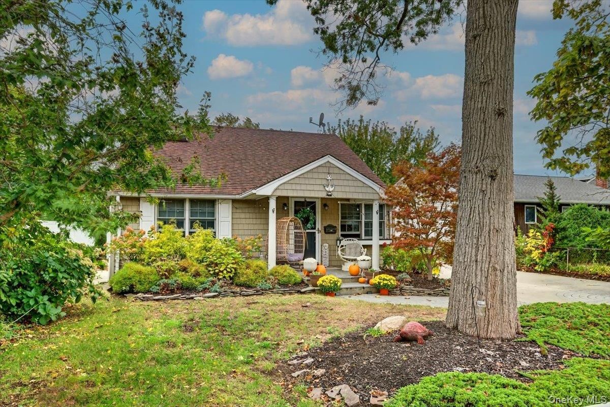 Backyard, Exterior, Facade, Cape Cod