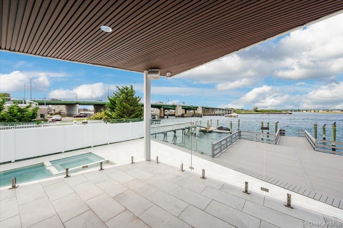 Exterior, Pool, Water