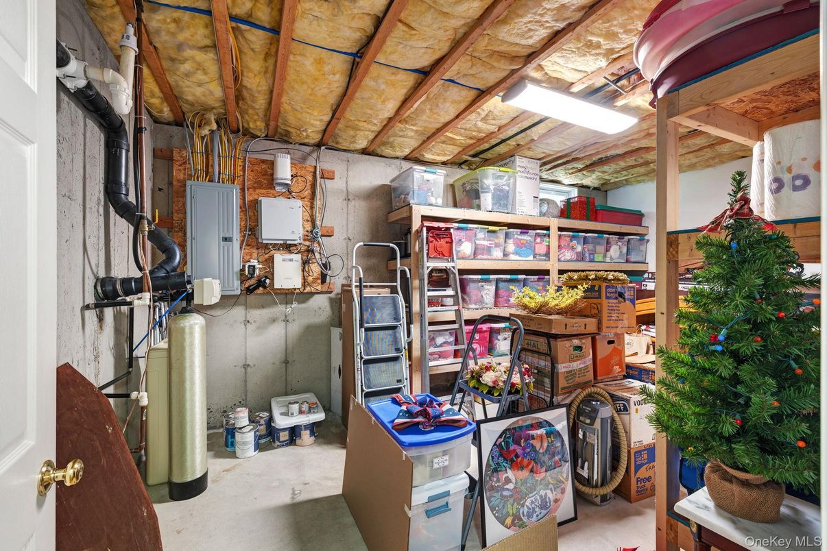 Interior, Washer, Wooden Ceilings
