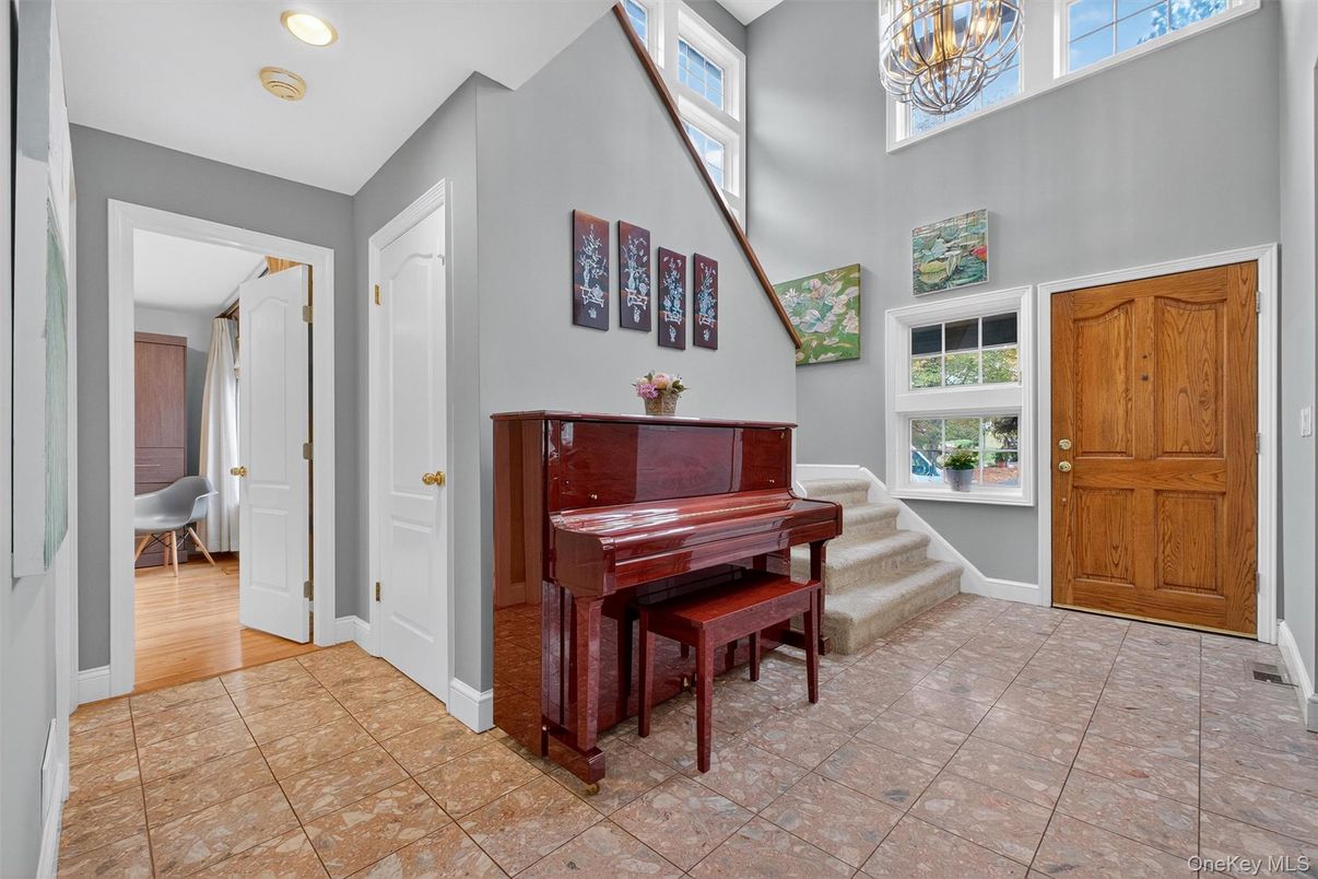 Chandelier, Interior, Piano, Recessed Lighting