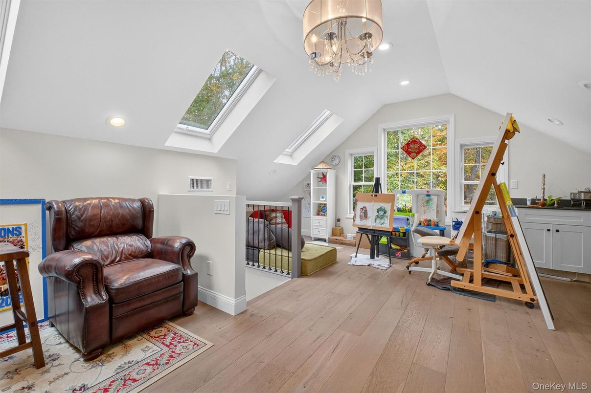 Chandelier, Interior, Recessed Lighting, Wood Texture Flooring