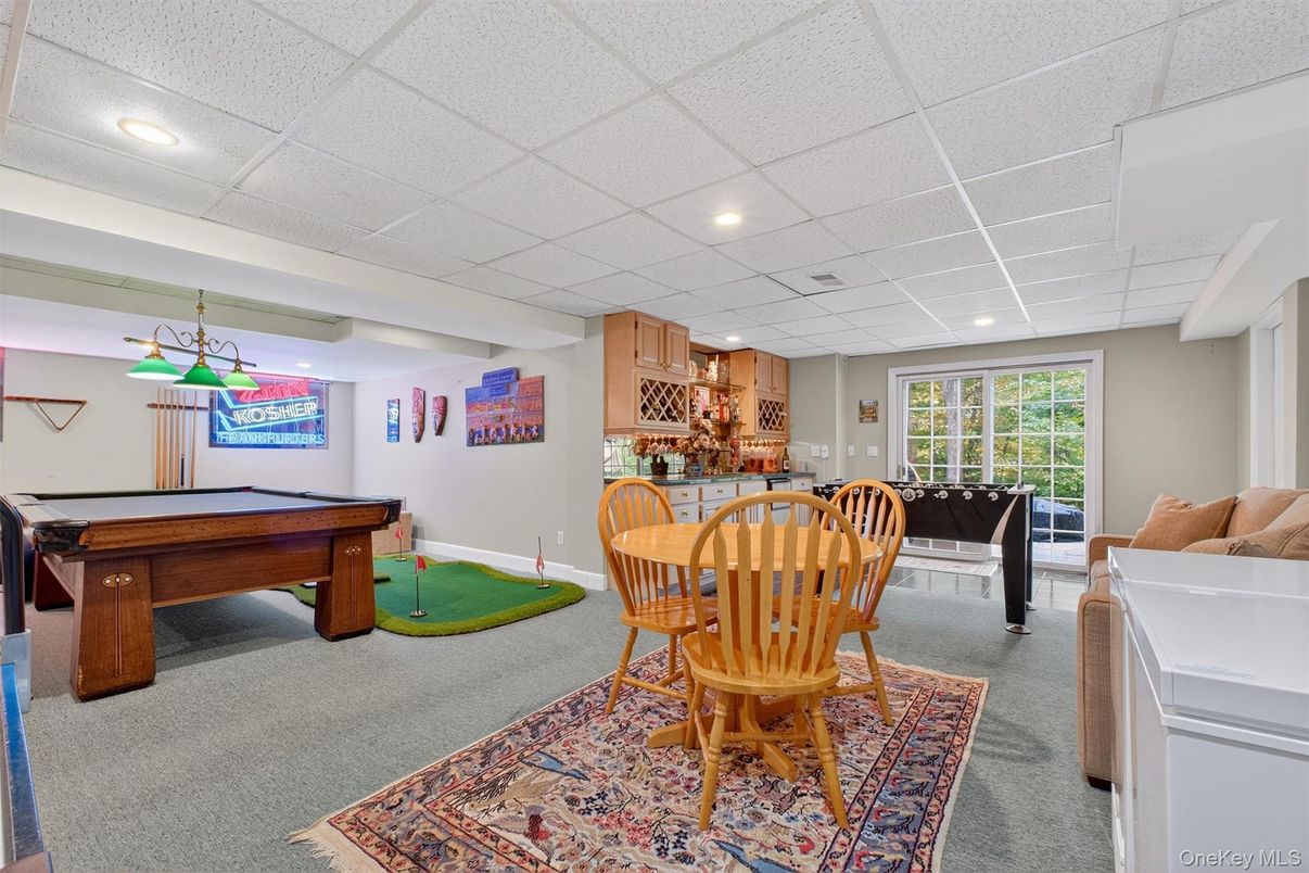 Billiard Table, Game Room, Interior, Recessed Lighting