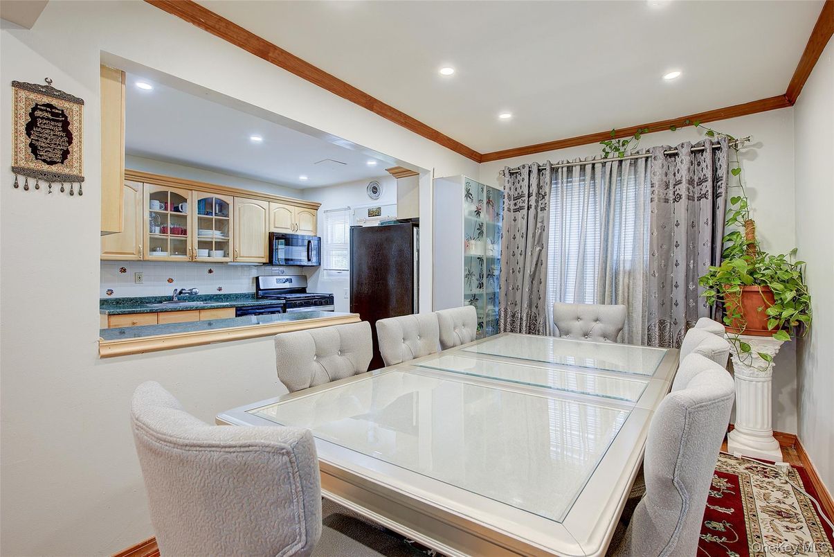 Dining room, Interior, Kitchen, Recessed Lighting