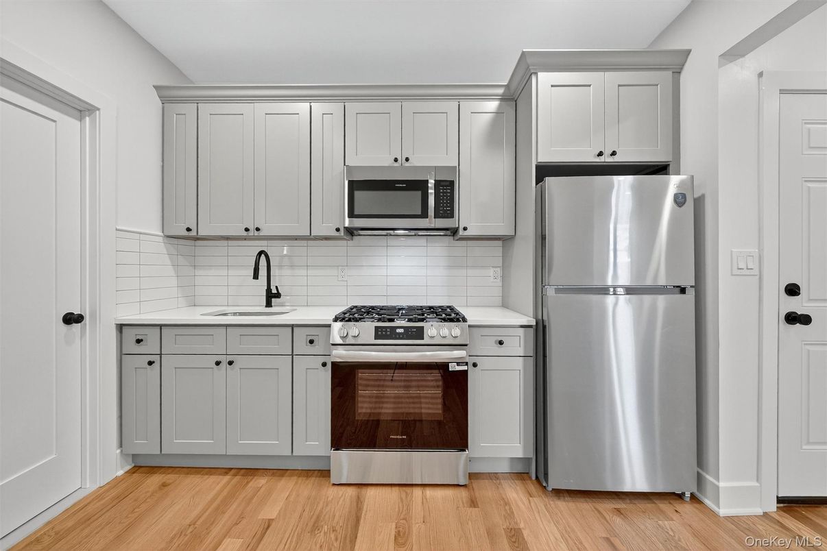 Interior, Kitchen, Stainless Steel Appliances, Wood Texture Flooring