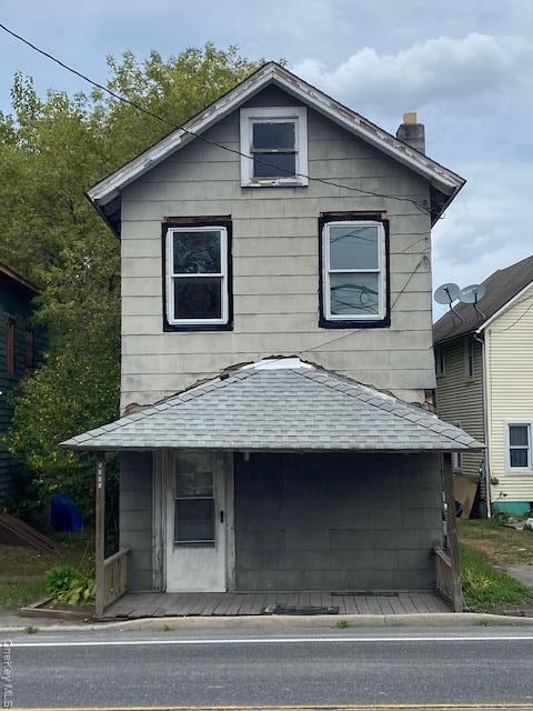 Exterior, Facade, Queen Anne Victorian
