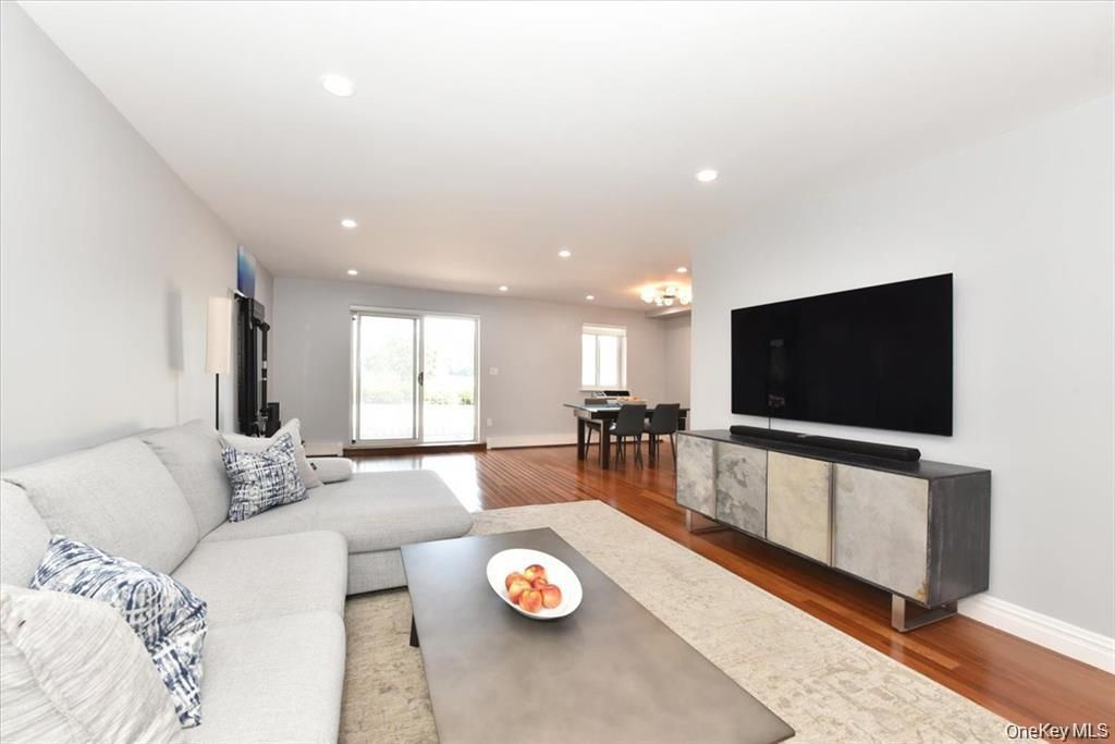 Dining room, Interior, Living room, Recessed Lighting, Wood Texture Flooring