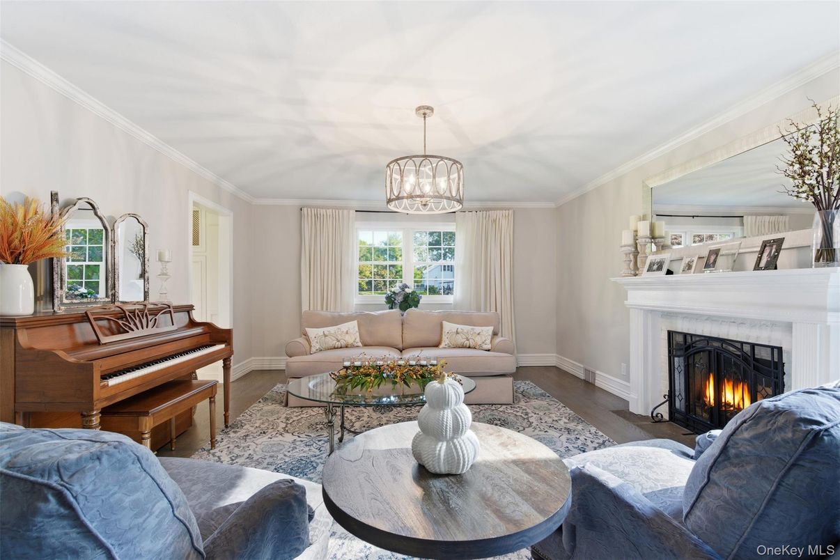 Fireplace, Interior, Living room, Pendant Lights, Piano, Wood Texture Flooring