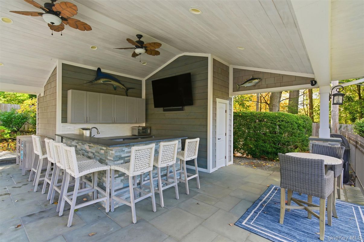 Exterior, Outdoor Kitchen