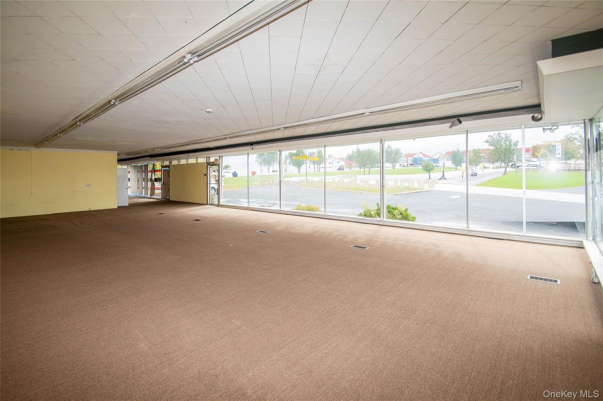 Empty room, Interior, Sun Room