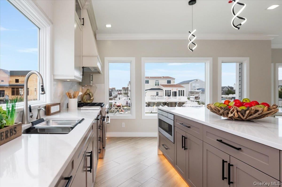 Interior, Kitchen, Pendant Lights, Recessed Lighting, Wood Texture Flooring