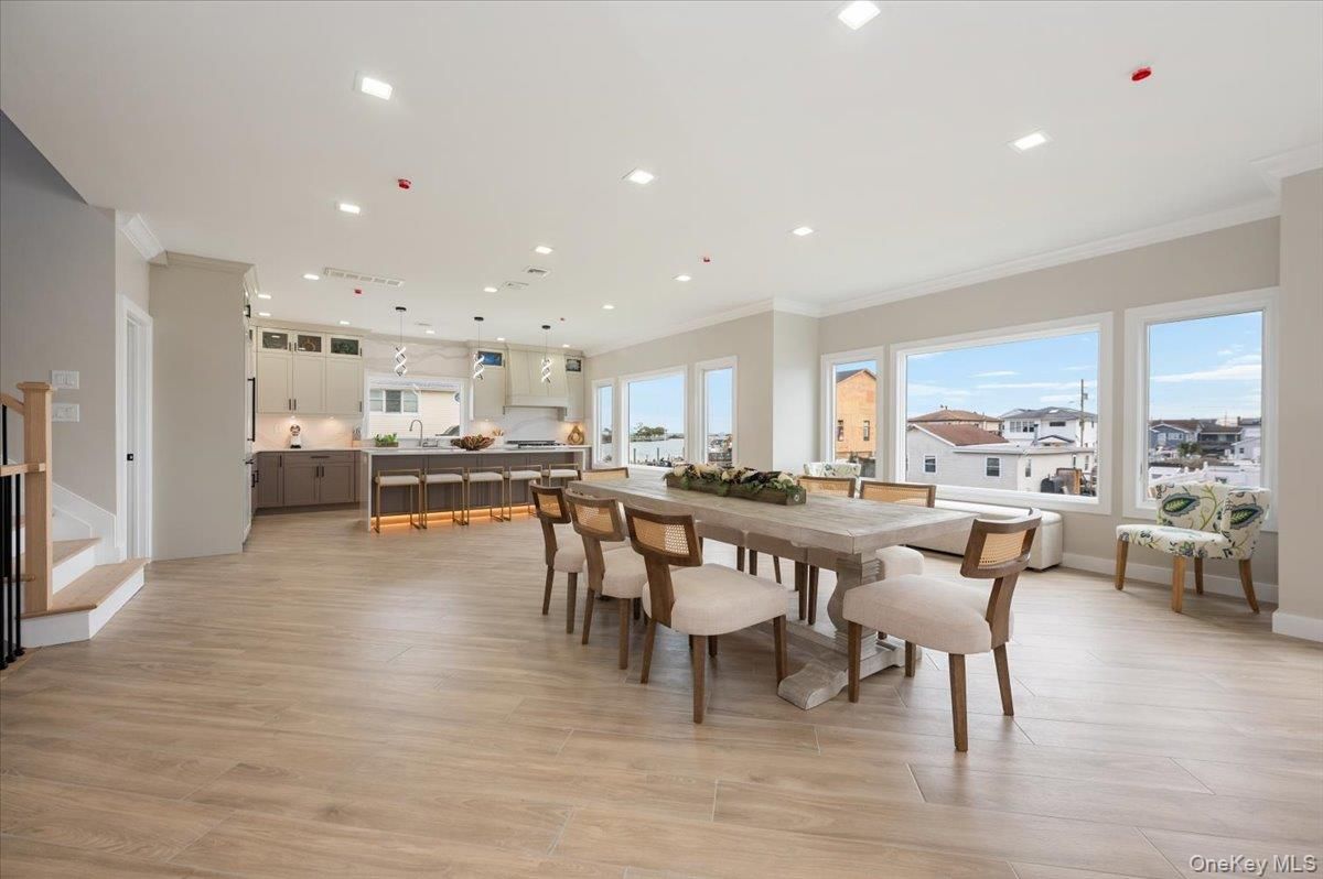 Dining room, Interior, Kitchen, Pendant Lights, Recessed Lighting, Wood Texture Flooring