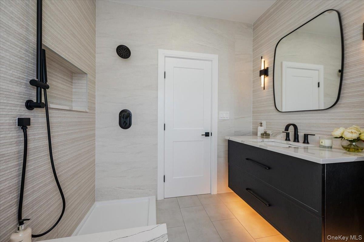 Bathroom, Dual Sink Vanities, Interior