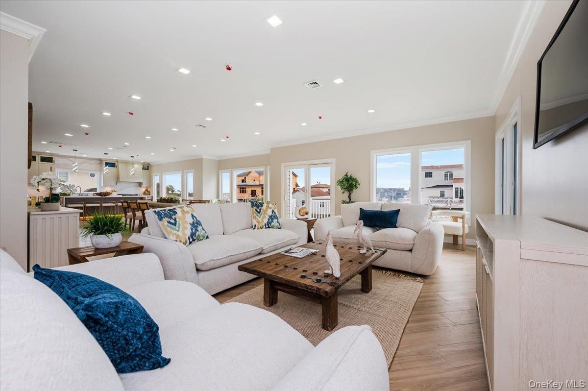 Interior, Kitchen, Living room, Recessed Lighting, Wood Texture Flooring