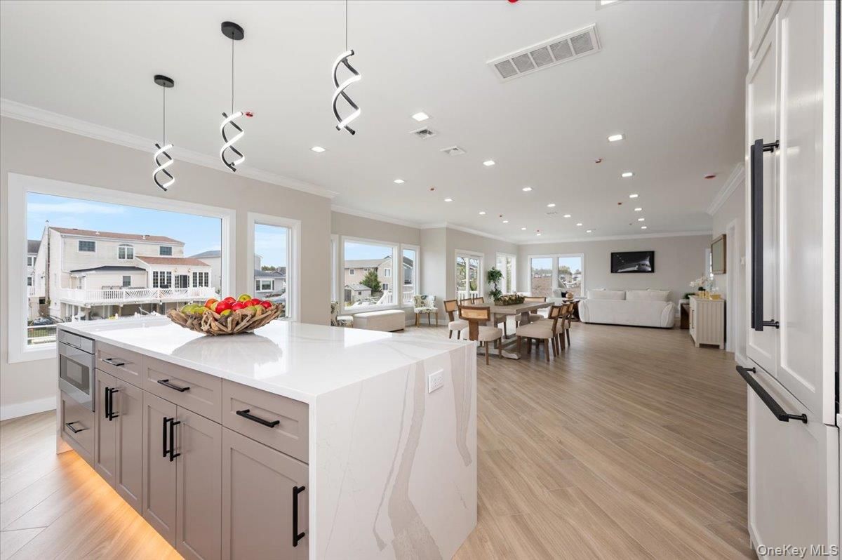 Dining room, Interior, Kitchen, Pendant Lights, Recessed Lighting, Wood Texture Flooring