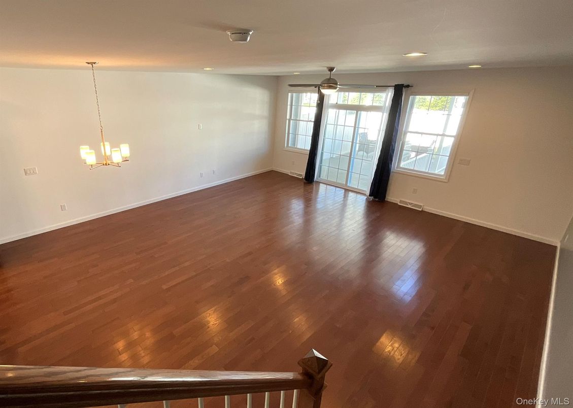 Empty room, Interior, Pendant Lights, Recessed Lighting, Wood Texture Flooring