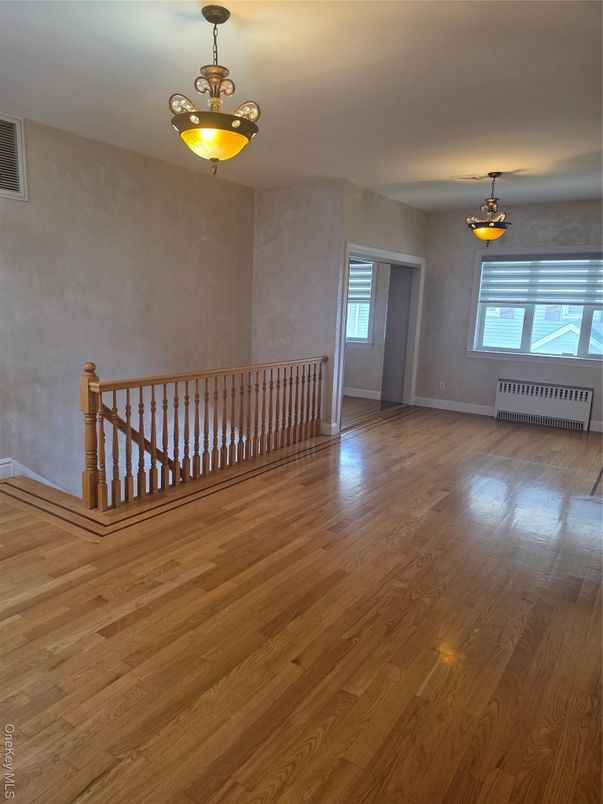 Empty room, Interior, Pendant Lights, Wood Texture Flooring