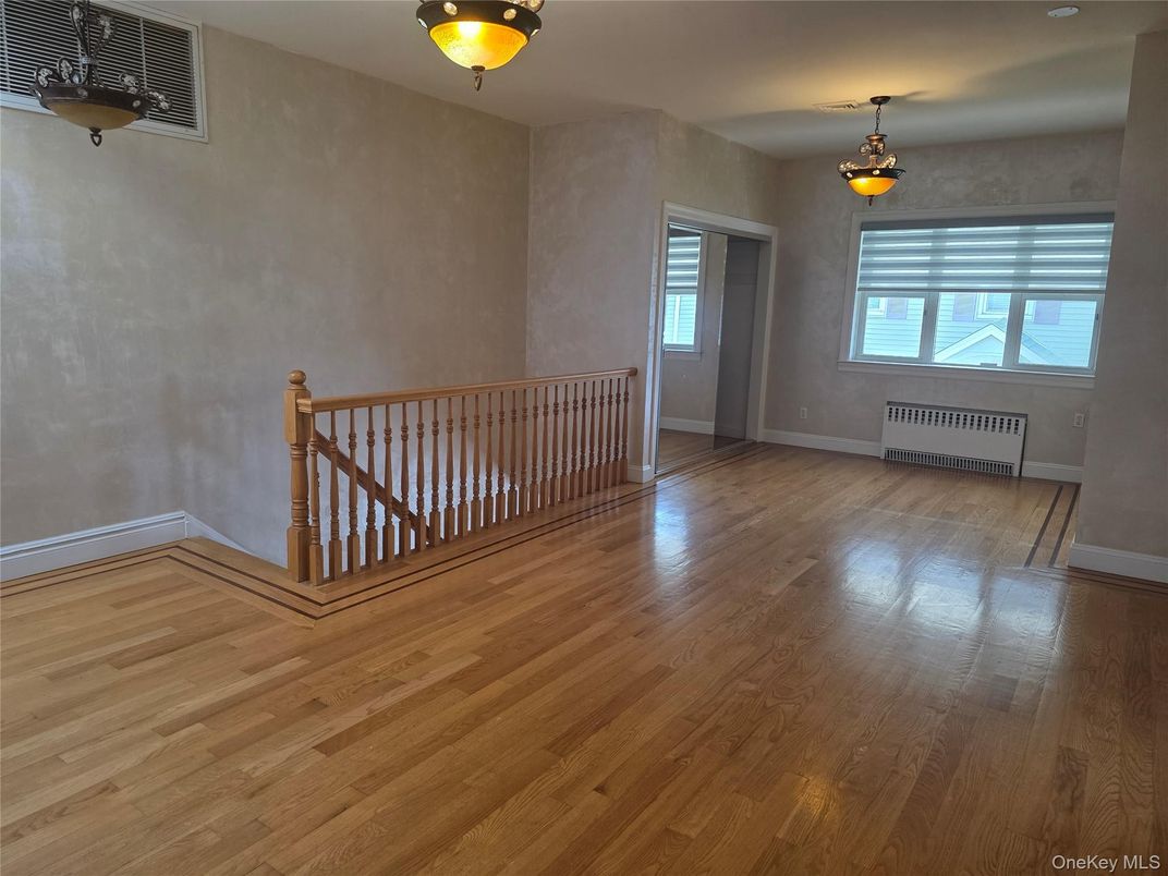 Interior, Pendant Lights, Wood Texture Flooring