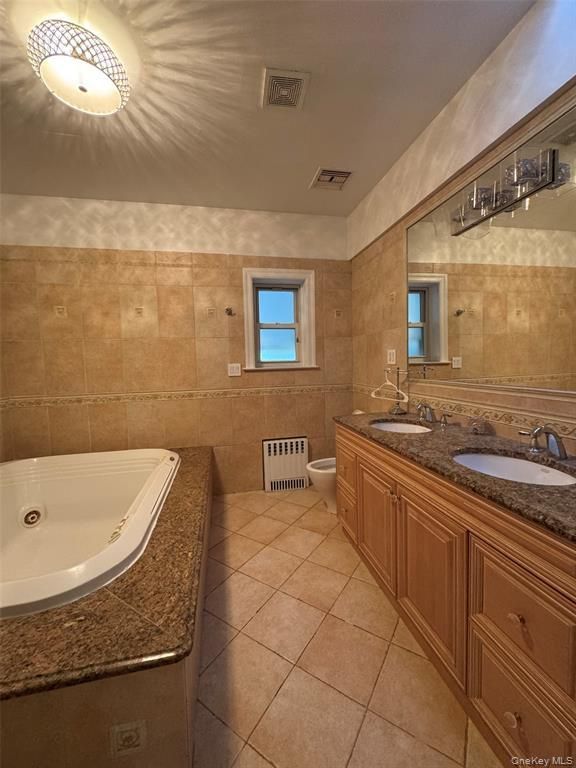 Bathroom, Dual Sink Vanities, Interior