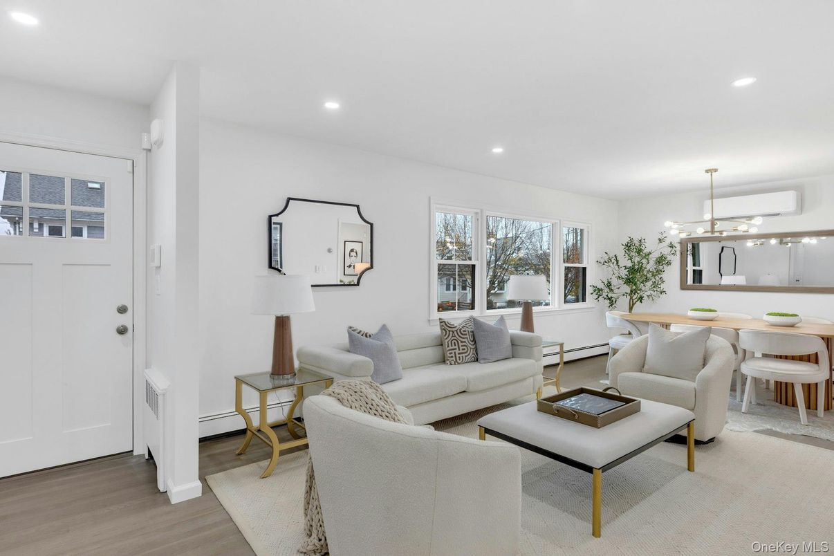 Dining room, Interior, Living room, Pendant Lights, Recessed Lighting, Wood Texture Flooring