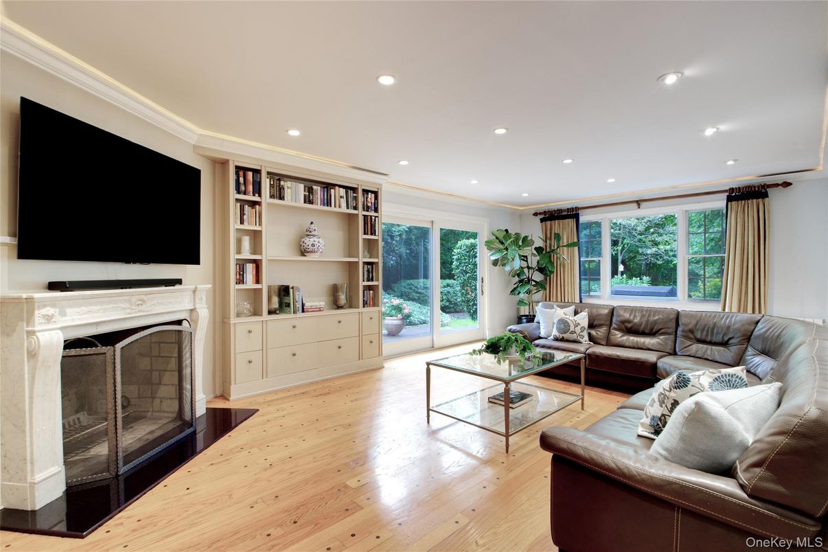 Fireplace, Interior, Living room, Recessed Lighting, Wood Texture Flooring