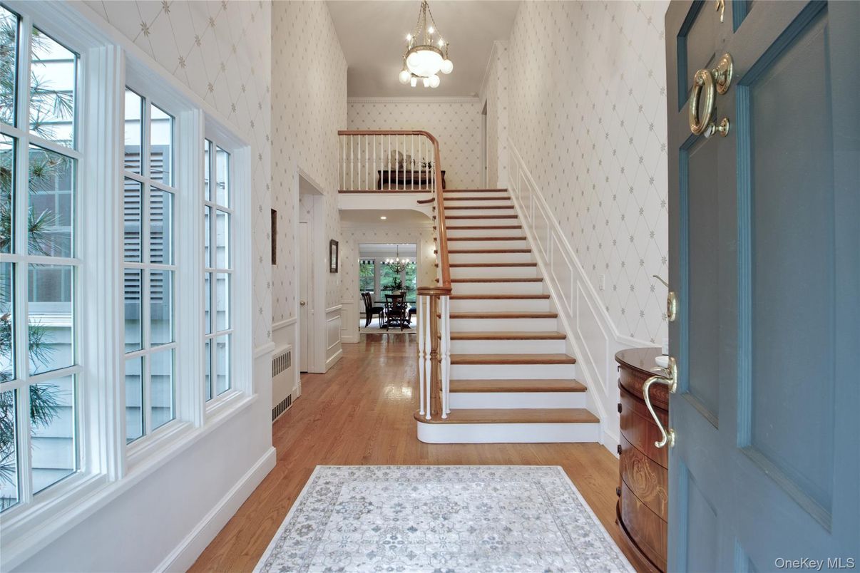 Chandelier, Interior, Wood Texture Flooring