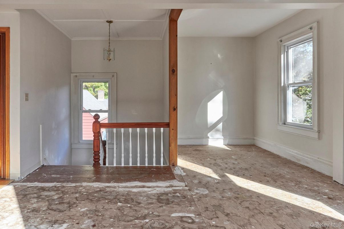 Empty room, Interior, Pendant Lights