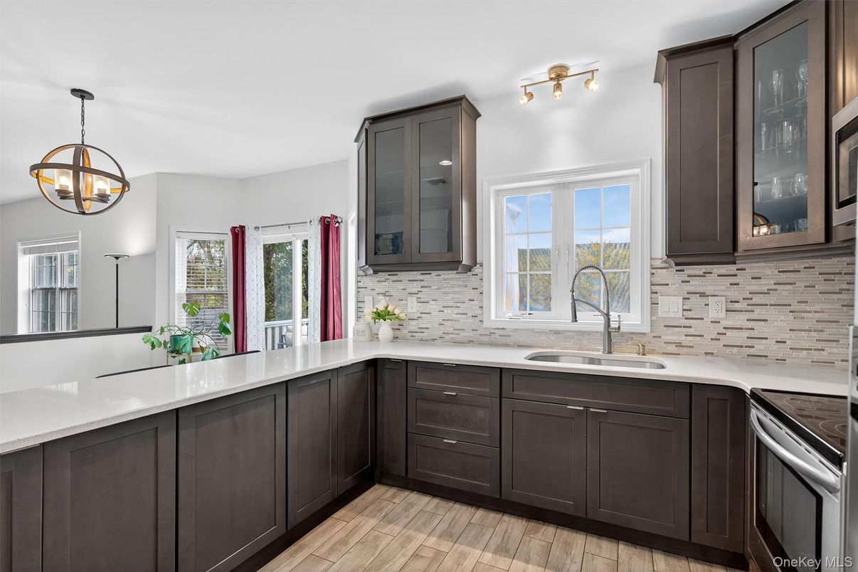 Interior, Kitchen, Pendant Lights, Wood Texture Flooring