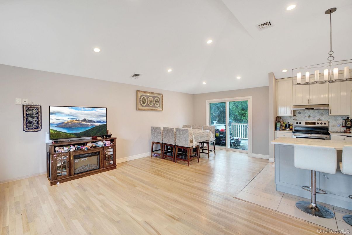 Dining room, Interior, Kitchen, Pendant Lights, Recessed Lighting, Water, Wood Texture Flooring