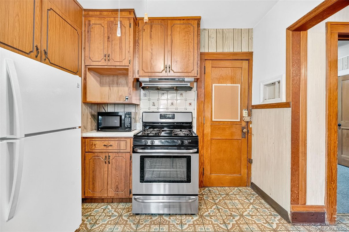Interior, Kitchen, Stainless Steel Appliances