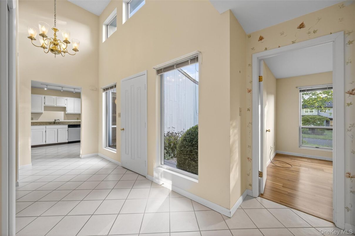 Chandelier, Interior, Kitchen, Wood Texture Flooring