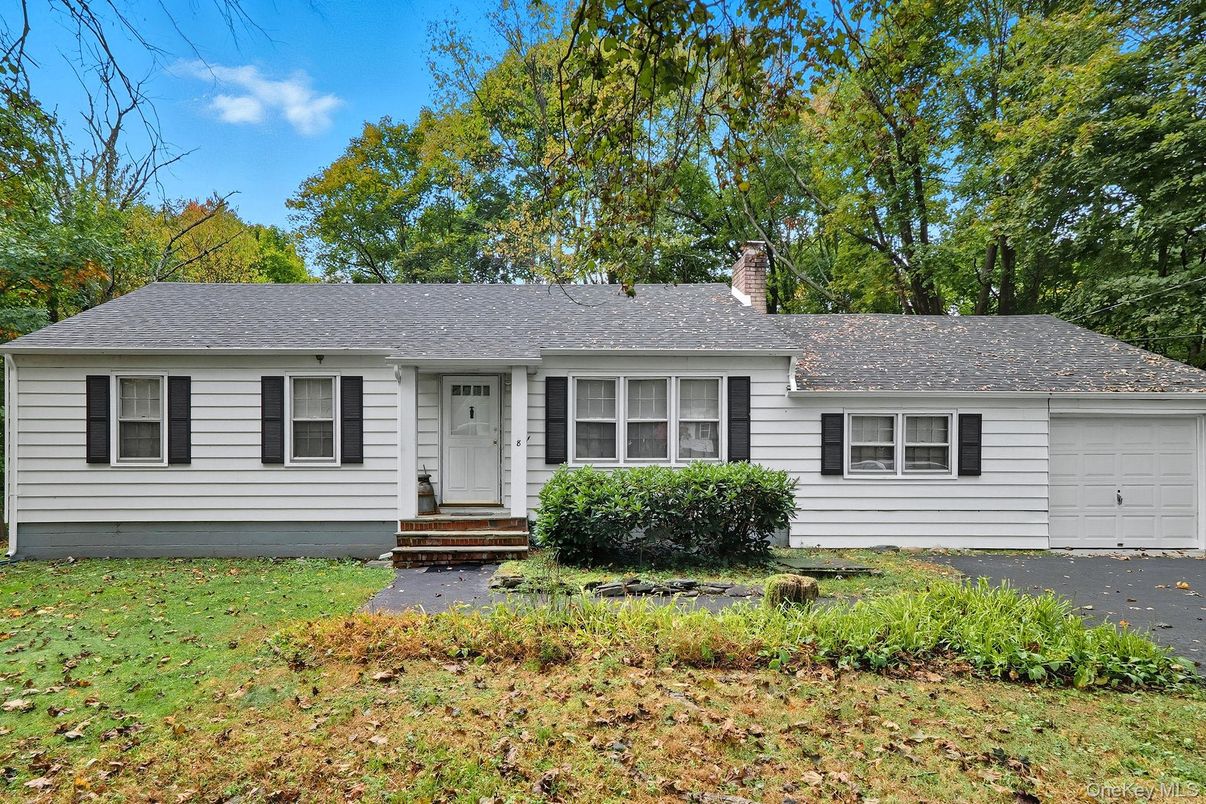 Attached, Exterior, Facade, Cape Cod