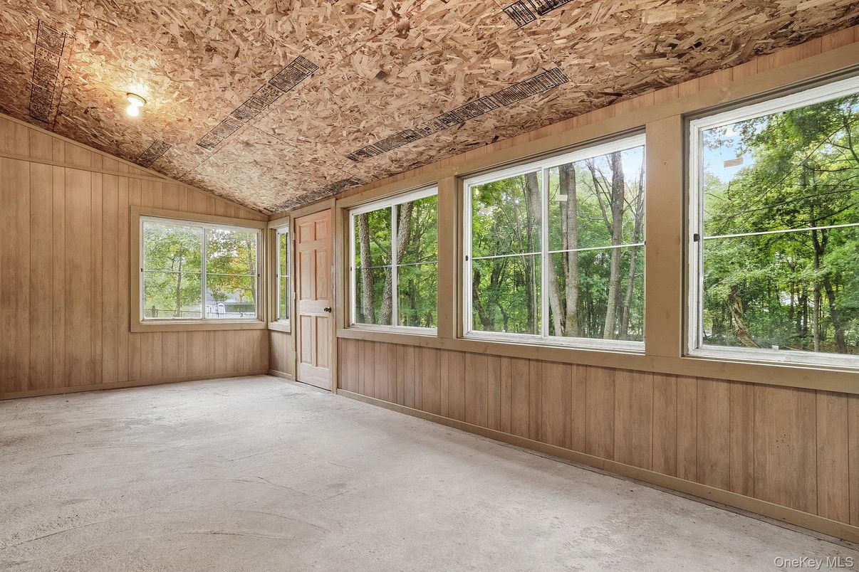 Empty room, Interior, Sun Room, Wooden Walls