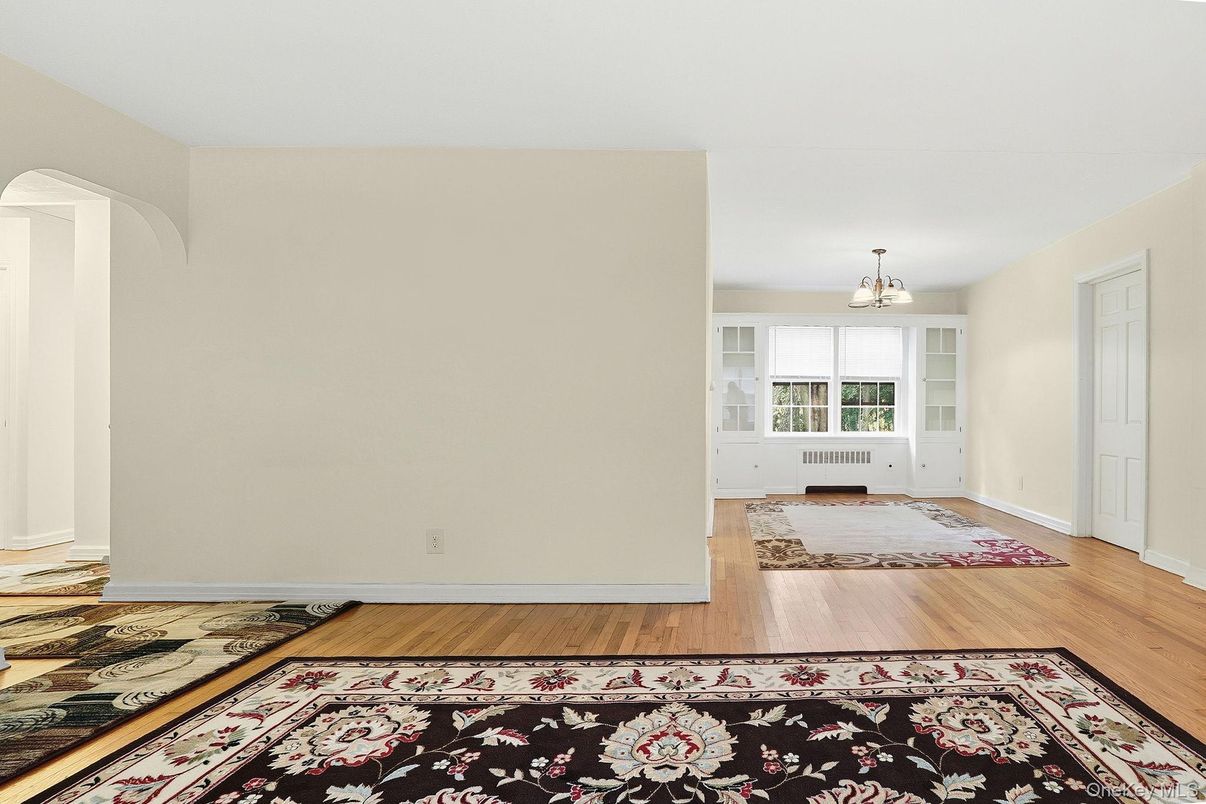 Chandelier, Empty room, Interior, Wood Texture Flooring