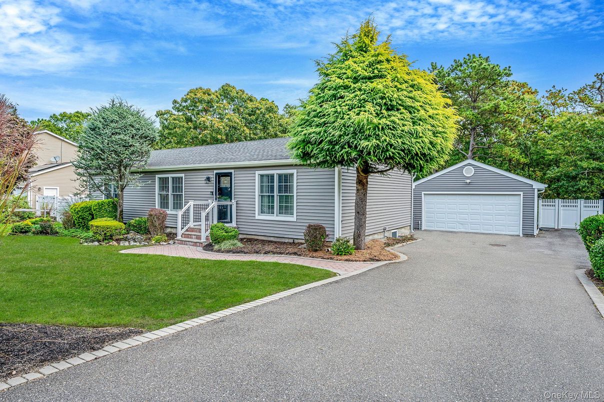 Detached Garage, Exterior, Facade, Ranch