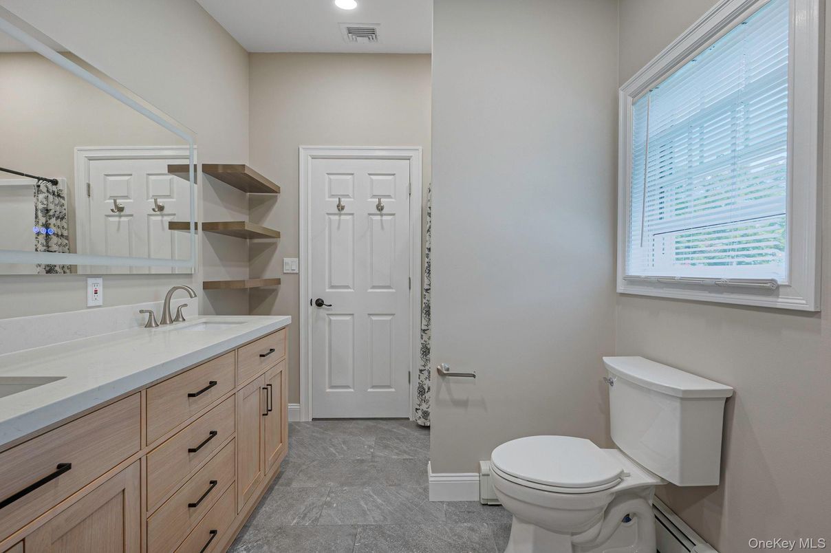 Bathroom, Dual Sink Vanities, Interior, Recessed Lighting