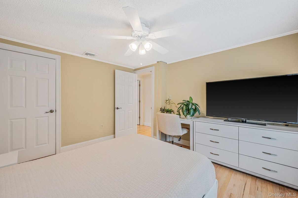 Bedroom, Home Office, Interior, Wood Texture Flooring